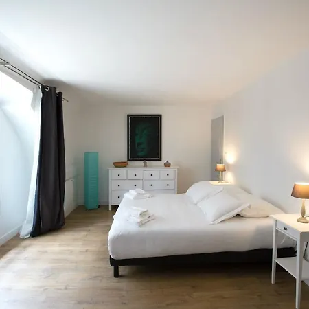 Apartamento Place Du Palais Burdeos